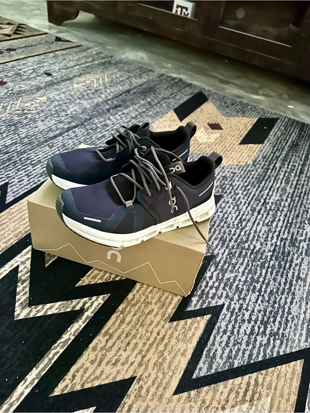 On Running kids shoes - midnight blue  with White Sole